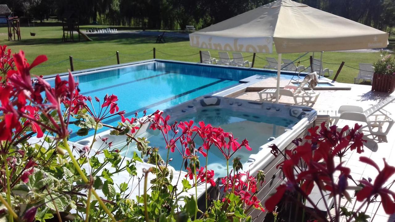 Zichy Park Hotel Bikács Extérieur photo
