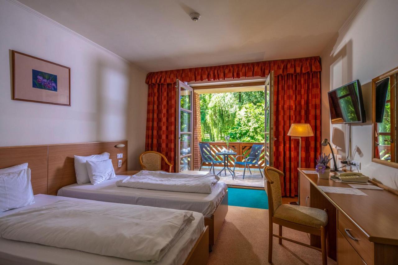 Zichy Park Hotel Bikács Extérieur photo