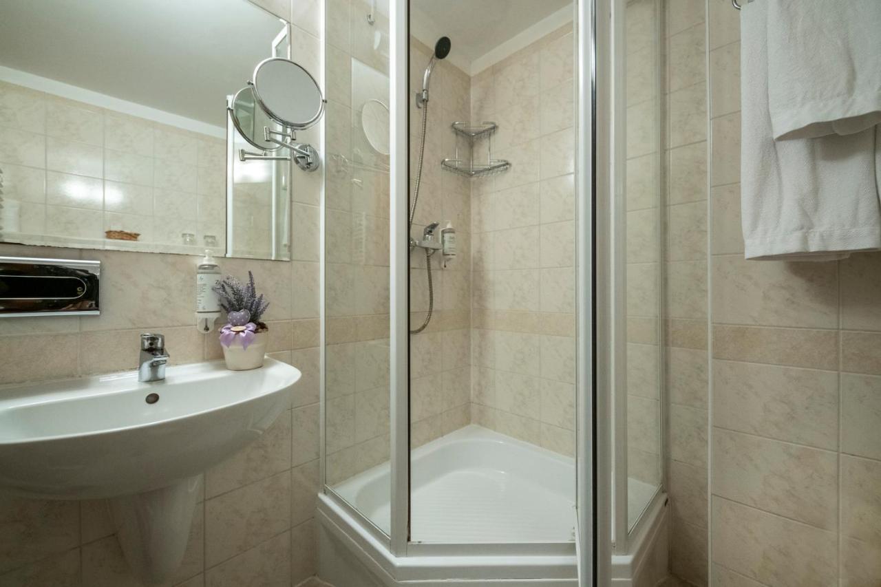 Zichy Park Hotel Bikács Extérieur photo