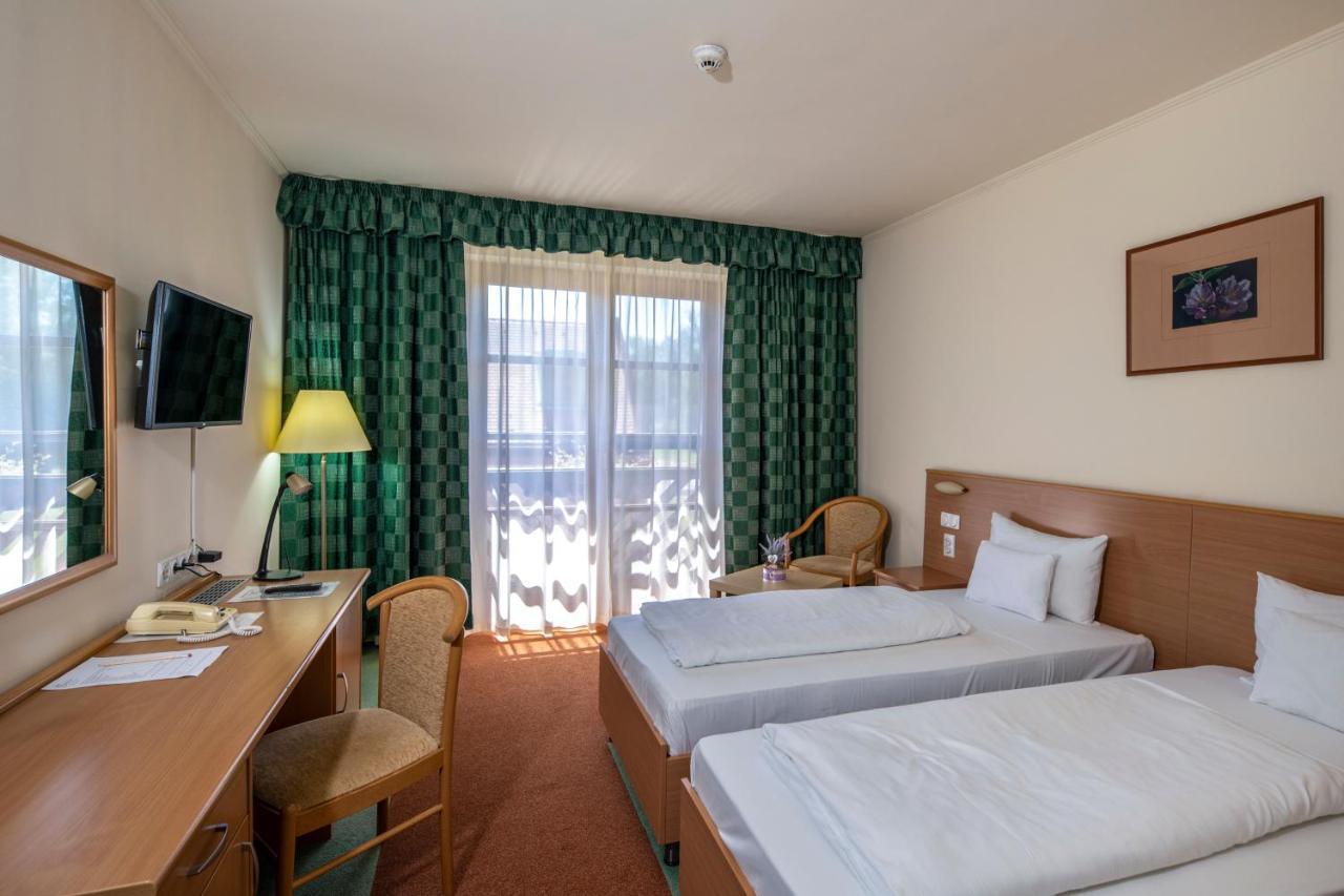 Zichy Park Hotel Bikács Extérieur photo