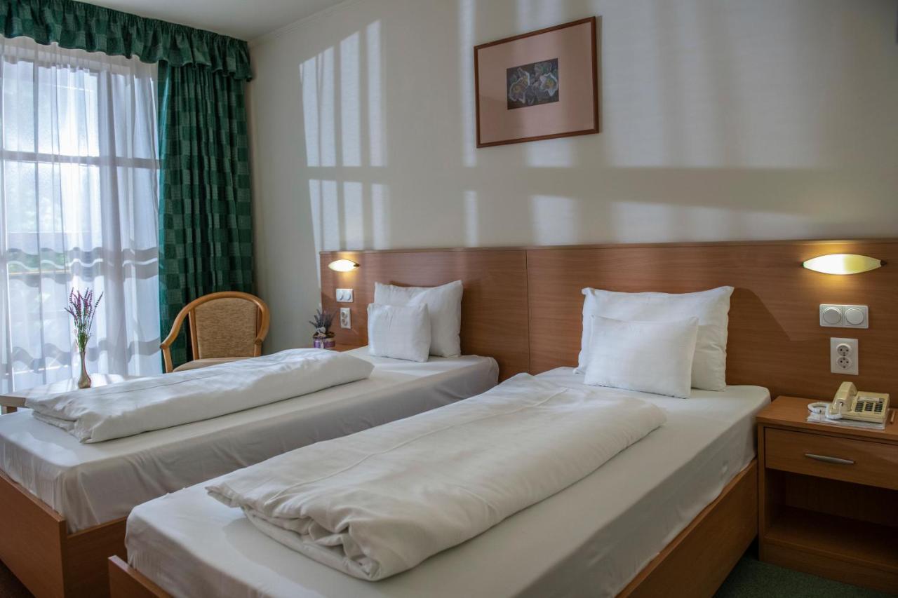 Zichy Park Hotel Bikács Extérieur photo