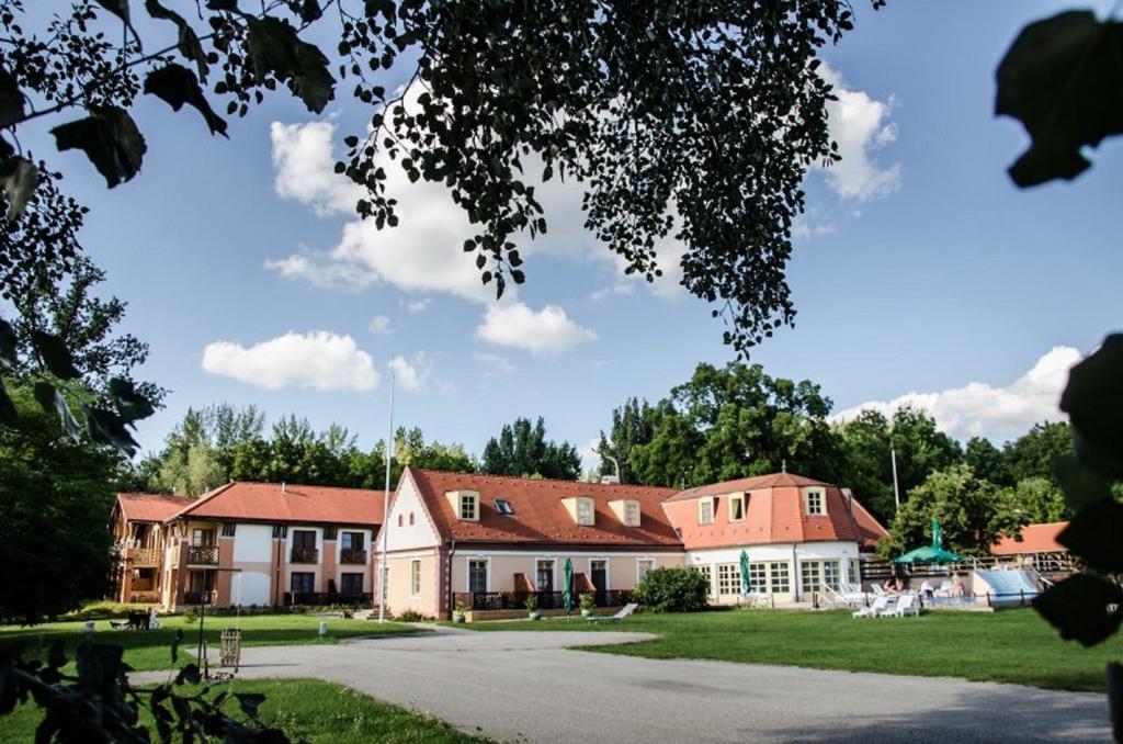 Zichy Park Hotel Bikács Extérieur photo