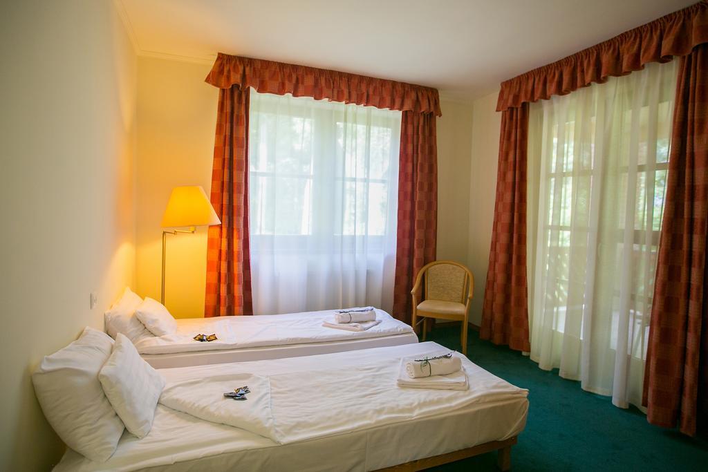 Zichy Park Hotel Bikács Extérieur photo