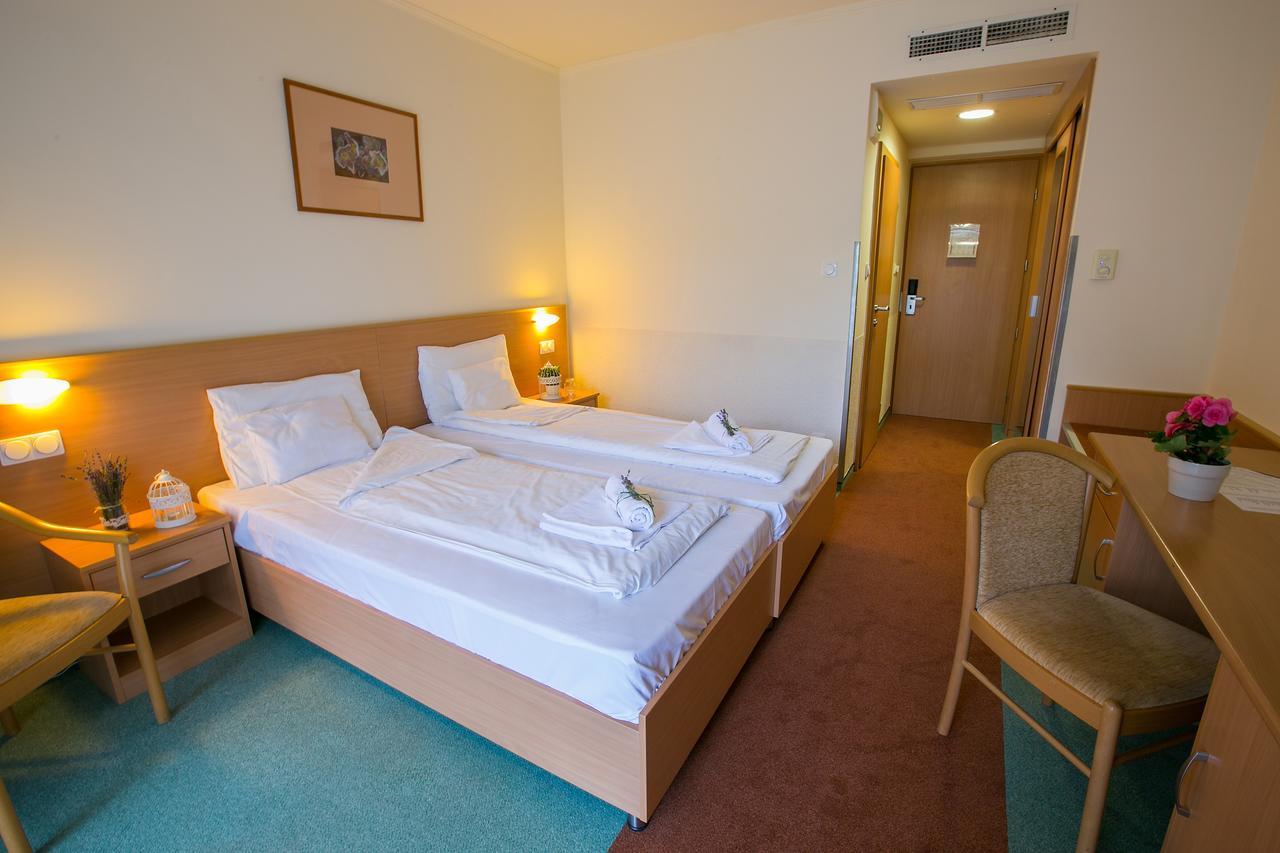 Zichy Park Hotel Bikács Extérieur photo