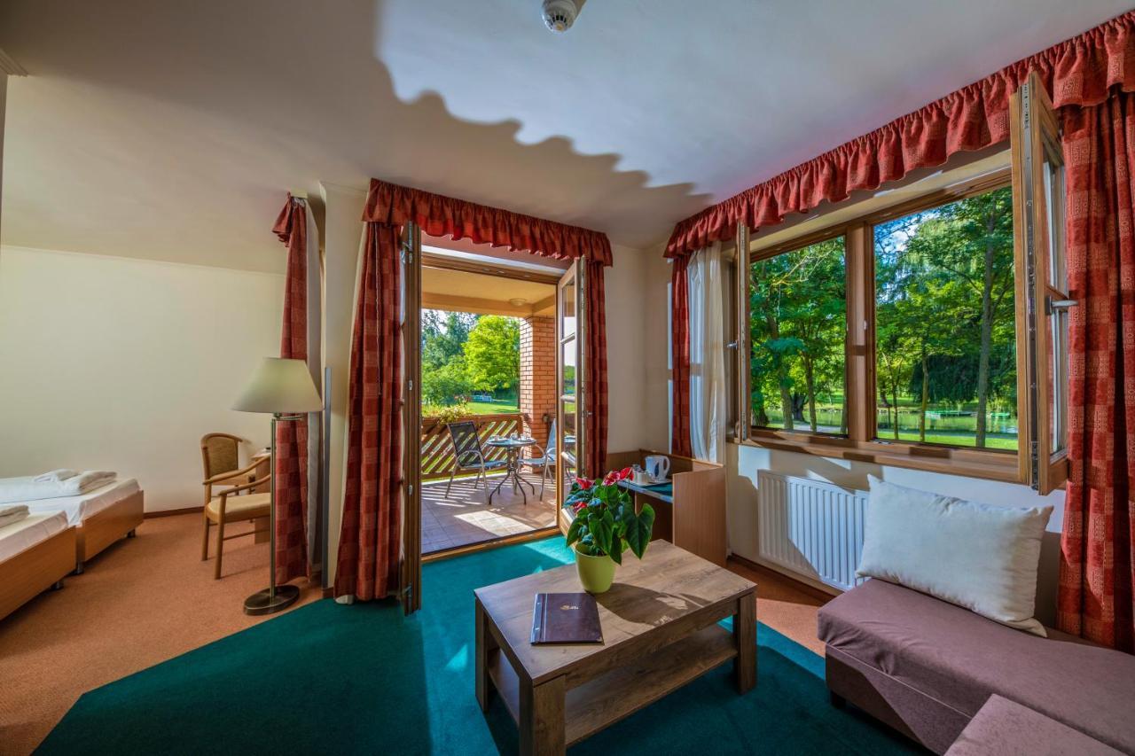 Zichy Park Hotel Bikács Extérieur photo