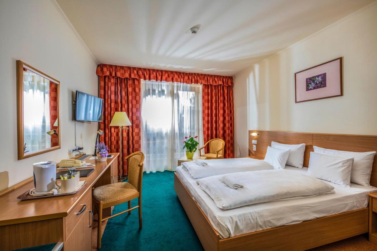 Zichy Park Hotel Bikács Extérieur photo